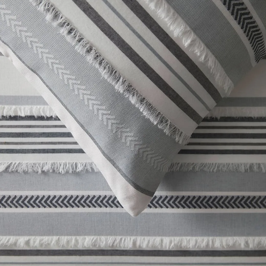 Corgan Quilt Cover - Seaspray/White