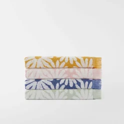 Daisy Towel - Blush