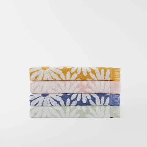 Daisy Towel - Blush