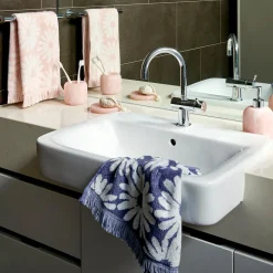Daisy Towel - Blush