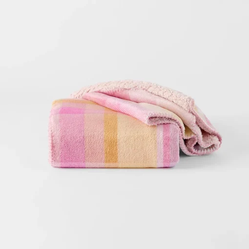 Gemma Sherpa Throw