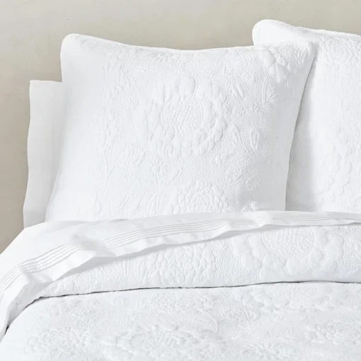 Isabeau Quilt Cover