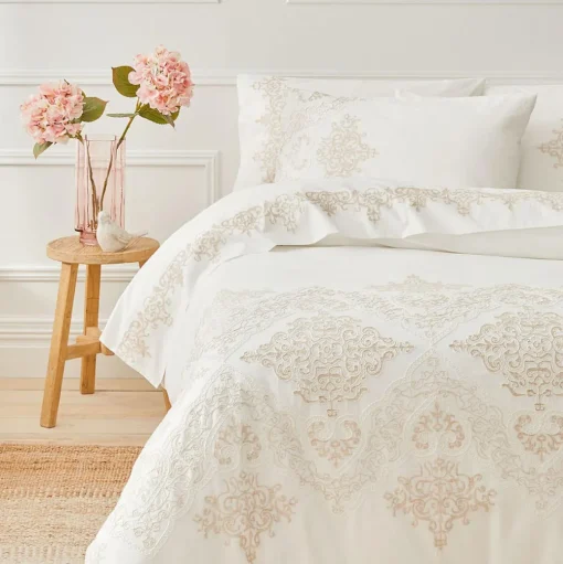 Jolie Quilt Cover