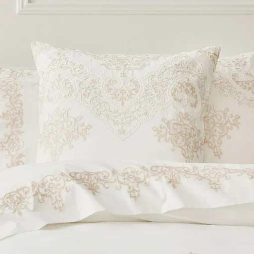 Jolie Quilt Cover