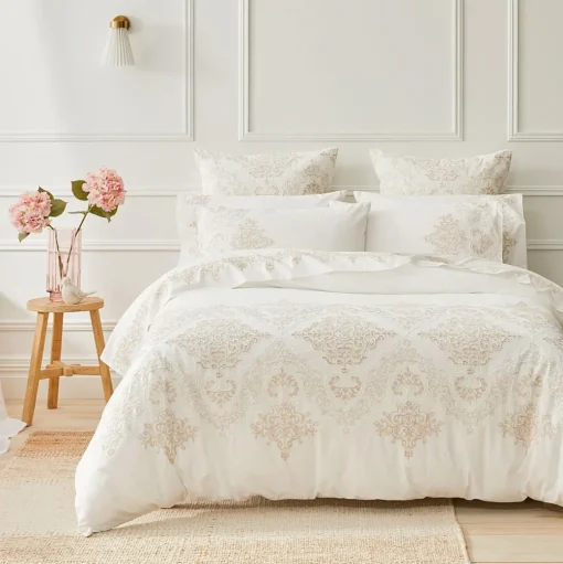 Jolie Quilt Cover