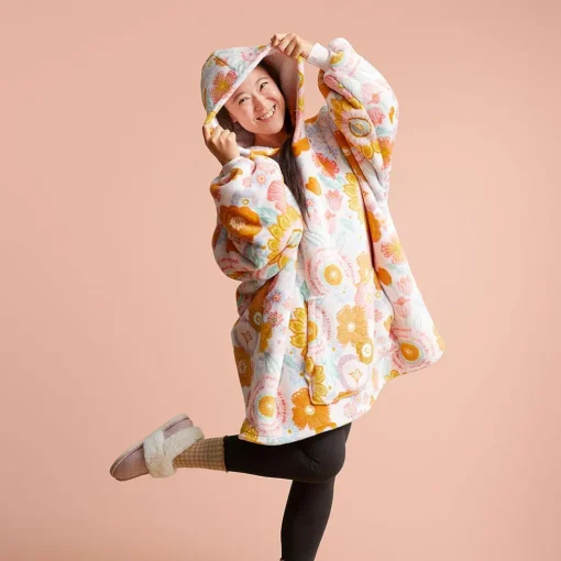 Lottie Hooded Sherpa Blanket