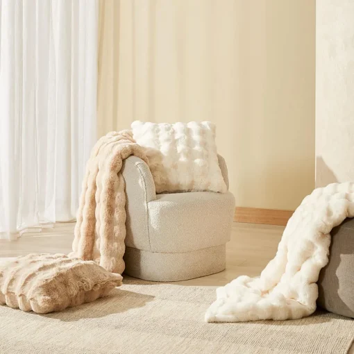 Malmo Faux Fur Throw - Pumice