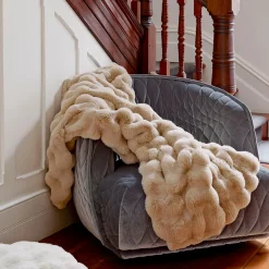 Malmo Faux Fur Throw - Pumice