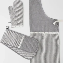 Marlton Apron And Oven Mitts