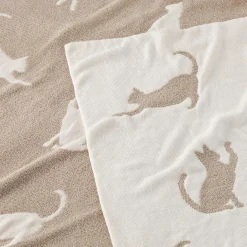 Mittens Throw