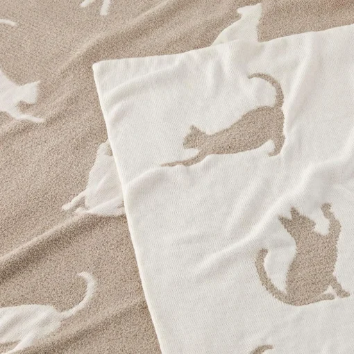 Mittens Throw
