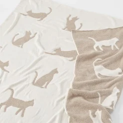 Mittens Throw