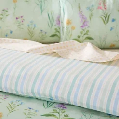 Pamela Quilt Cover