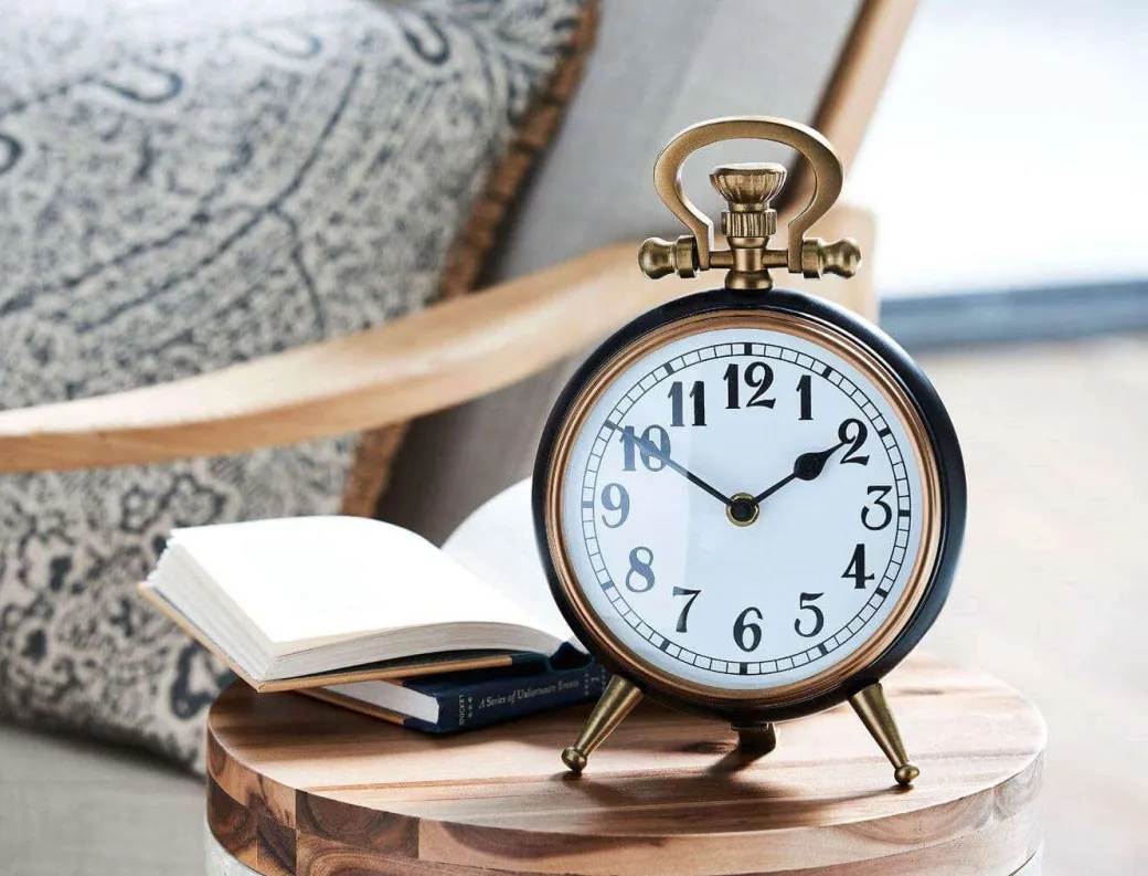 Vintage Style Round Clock