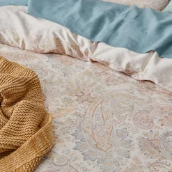 Yasmina Quilt Cover